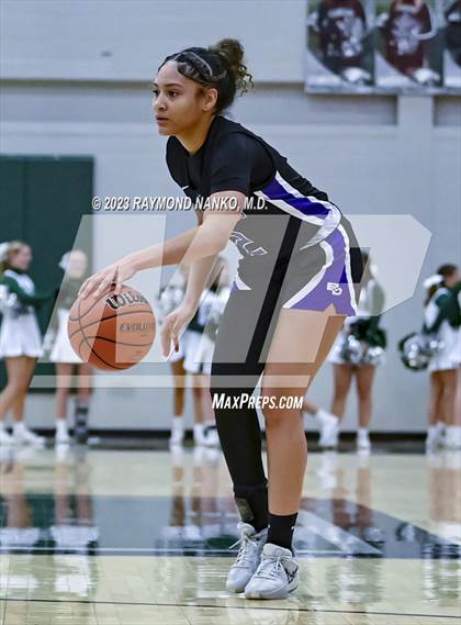 Thumbnail 2 in Ben Davis @ Zionsville photogallery.