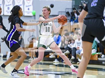 Thumbnail 3 in Ben Davis @ Zionsville photogallery.