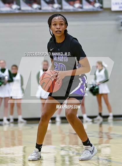 Thumbnail 3 in Ben Davis @ Zionsville photogallery.