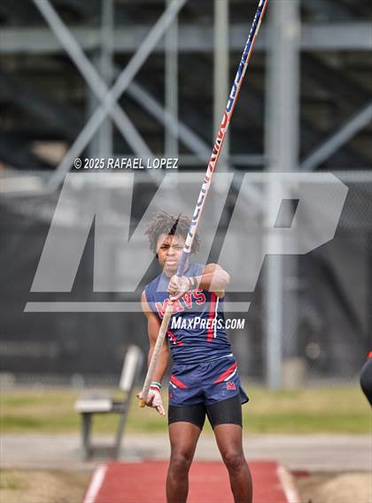 Thumbnail 2 in Generation Park Invitational (Pole Vault) photogallery.