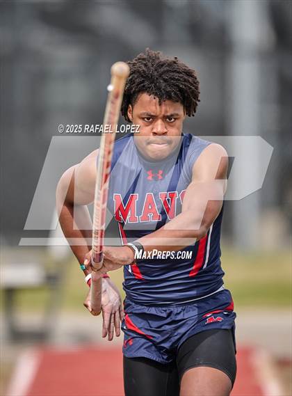 Thumbnail 1 in Generation Park Invitational (Pole Vault) photogallery.