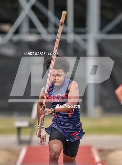 Thumbnail 3 in Generation Park Invitational (Pole Vault) photogallery.