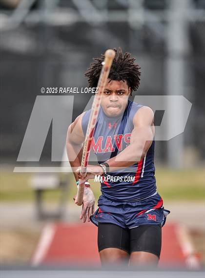 Thumbnail 1 in Generation Park Invitational (Pole Vault) photogallery.