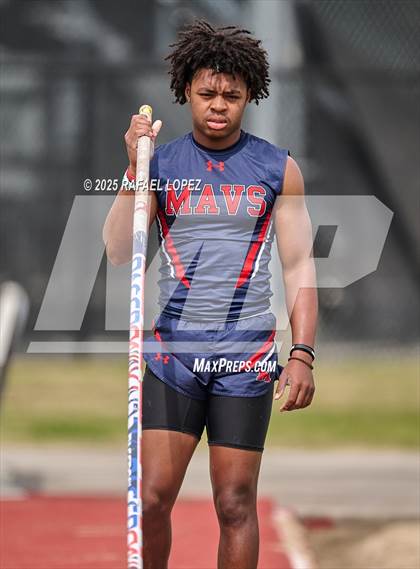 Thumbnail 3 in Generation Park Invitational (Pole Vault) photogallery.