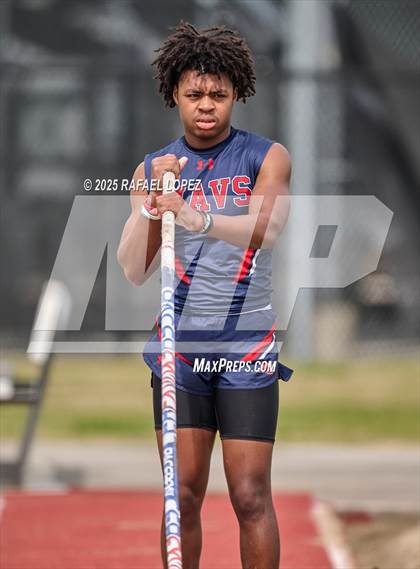 Thumbnail 1 in Generation Park Invitational (Pole Vault) photogallery.