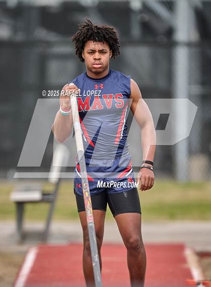 Thumbnail 1 in Generation Park Invitational (Pole Vault) photogallery.