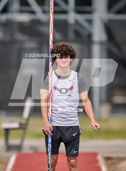 Thumbnail 1 in Generation Park Invitational (Pole Vault) photogallery.