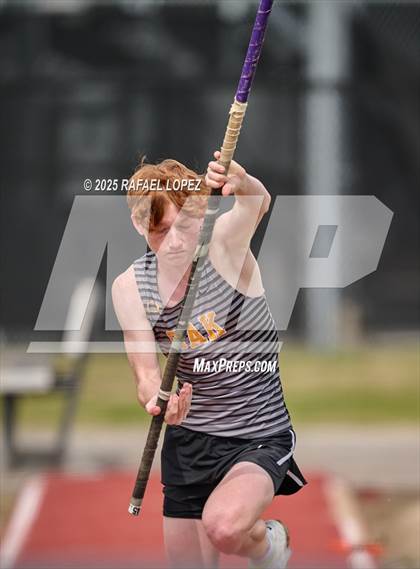 Thumbnail 2 in Generation Park Invitational (Pole Vault) photogallery.