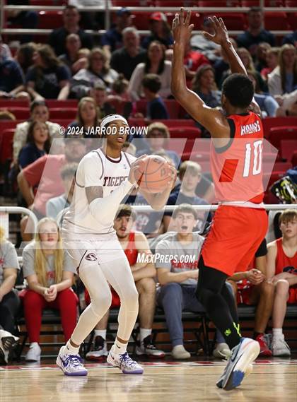 Thumbnail 3 in Silsbee vs. Hardin-Jefferson photogallery.