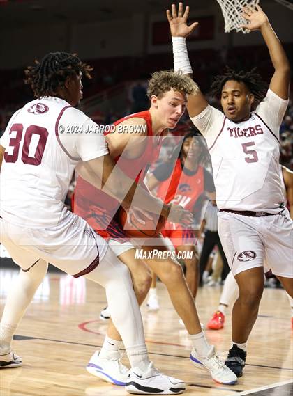 Thumbnail 1 in Silsbee vs. Hardin-Jefferson photogallery.