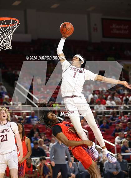 Thumbnail 1 in Silsbee vs. Hardin-Jefferson photogallery.