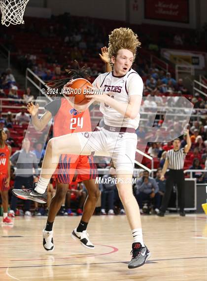 Thumbnail 3 in Silsbee vs. Hardin-Jefferson photogallery.