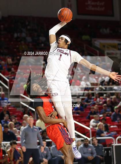 Thumbnail 3 in Silsbee vs. Hardin-Jefferson photogallery.