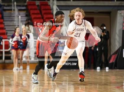 Thumbnail 3 in Silsbee vs. Hardin-Jefferson photogallery.