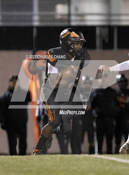 Thumbnail 3 in Lemoore vs McClymonds (CIF Div 2-AA Regional Final) photogallery.