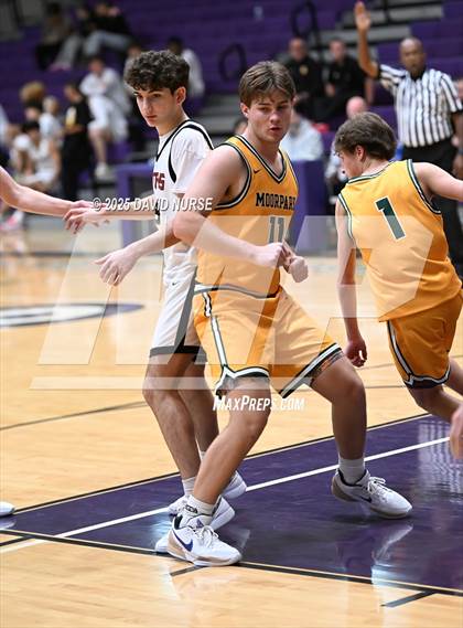 Thumbnail 2 in AGBU vs. Moorpark photogallery.