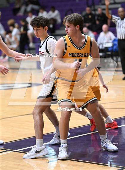 Thumbnail 3 in AGBU vs. Moorpark photogallery.