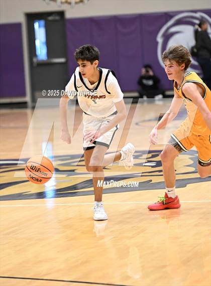 Thumbnail 1 in AGBU vs. Moorpark photogallery.