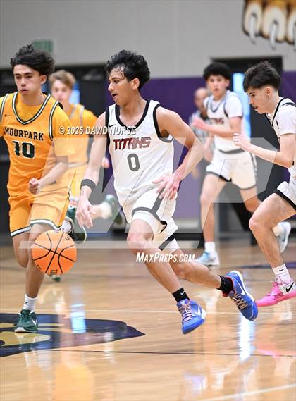 Thumbnail 1 in AGBU vs. Moorpark photogallery.
