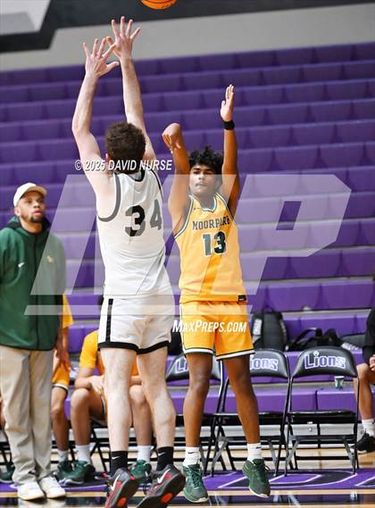 Thumbnail 3 in AGBU vs. Moorpark photogallery.