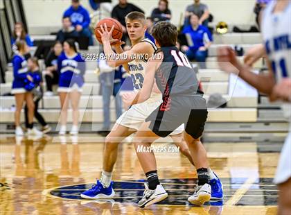 Thumbnail 2 in Wapahani vs. Tipton (ISHAA 2A Region 19 Final) photogallery.