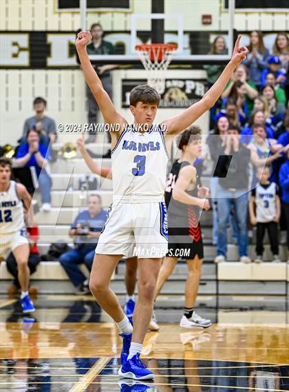 Thumbnail 1 in Wapahani vs. Tipton (ISHAA 2A Region 19 Final) photogallery.