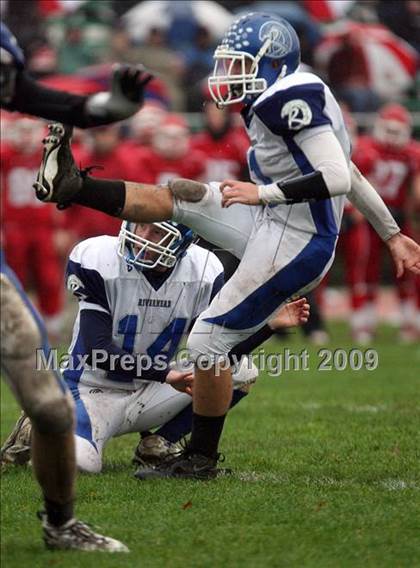 Thumbnail 2 in Riverhead @ East Islip (Section 11 D2 Semifinal) photogallery.