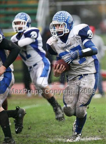Thumbnail 2 in Riverhead @ East Islip (Section 11 D2 Semifinal) photogallery.