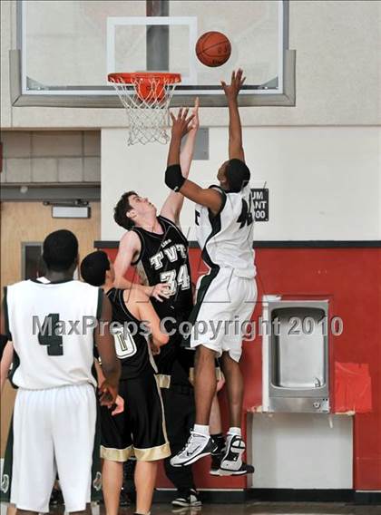 Thumbnail 2 in Tarbut V'torah vs. Ribet Academy (CIF SS D6AA Final) photogallery.