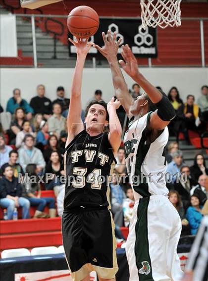 Thumbnail 2 in Tarbut V'torah vs. Ribet Academy (CIF SS D6AA Final) photogallery.