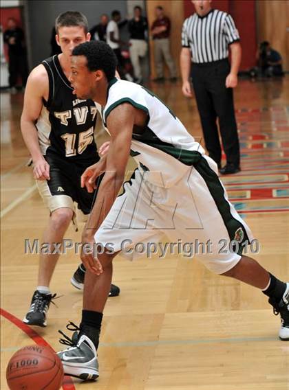 Thumbnail 2 in Tarbut V'torah vs. Ribet Academy (CIF SS D6AA Final) photogallery.