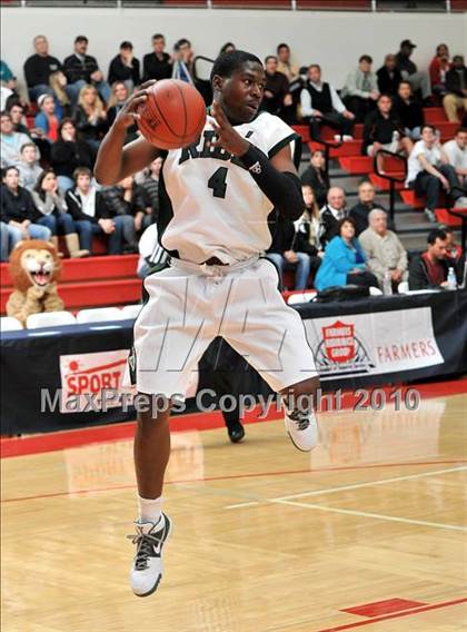 Thumbnail 2 in Tarbut V'torah vs. Ribet Academy (CIF SS D6AA Final) photogallery.