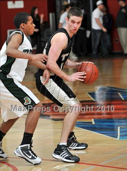 Thumbnail 2 in Tarbut V'torah vs. Ribet Academy (CIF SS D6AA Final) photogallery.