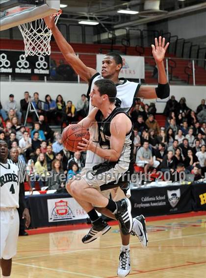 Thumbnail 2 in Tarbut V'torah vs. Ribet Academy (CIF SS D6AA Final) photogallery.