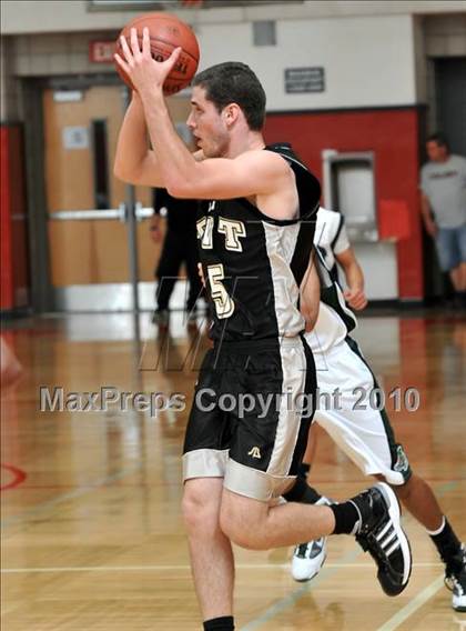 Thumbnail 3 in Tarbut V'torah vs. Ribet Academy (CIF SS D6AA Final) photogallery.