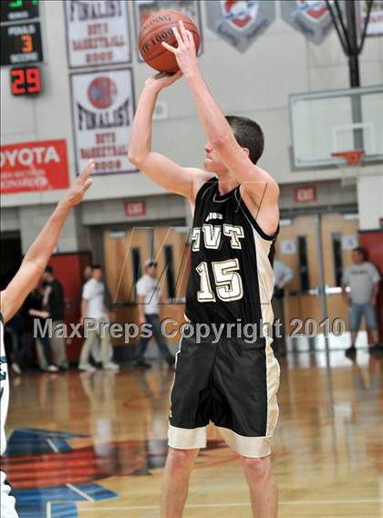 Thumbnail 3 in Tarbut V'torah vs. Ribet Academy (CIF SS D6AA Final) photogallery.