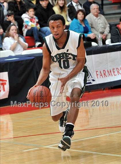 Thumbnail 2 in Tarbut V'torah vs. Ribet Academy (CIF SS D6AA Final) photogallery.
