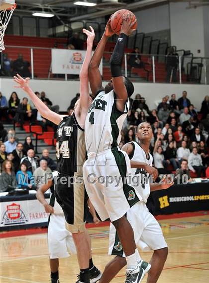 Thumbnail 2 in Tarbut V'torah vs. Ribet Academy (CIF SS D6AA Final) photogallery.