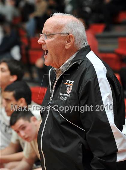 Thumbnail 3 in Tarbut V'torah vs. Ribet Academy (CIF SS D6AA Final) photogallery.