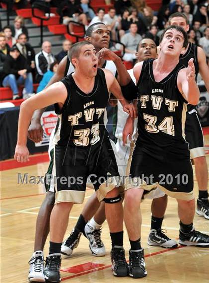 Thumbnail 2 in Tarbut V'torah vs. Ribet Academy (CIF SS D6AA Final) photogallery.