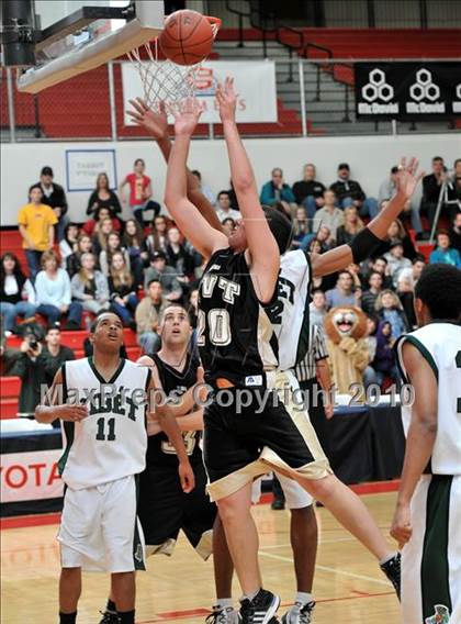 Thumbnail 3 in Tarbut V'torah vs. Ribet Academy (CIF SS D6AA Final) photogallery.