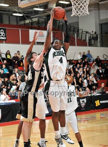 Thumbnail 3 in Tarbut V'torah vs. Ribet Academy (CIF SS D6AA Final) photogallery.