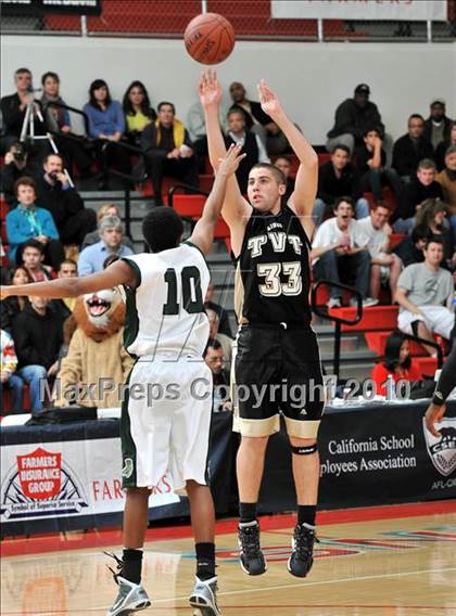 Thumbnail 2 in Tarbut V'torah vs. Ribet Academy (CIF SS D6AA Final) photogallery.