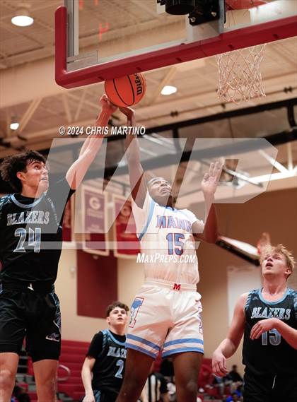 Thumbnail 3 in Greer Middle College vs J.L. Mann (Poinsettia Classic) photogallery.