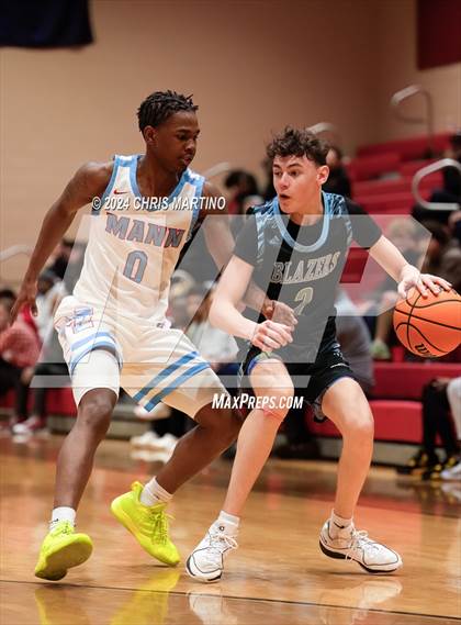Thumbnail 1 in Greer Middle College vs J.L. Mann (Poinsettia Classic) photogallery.