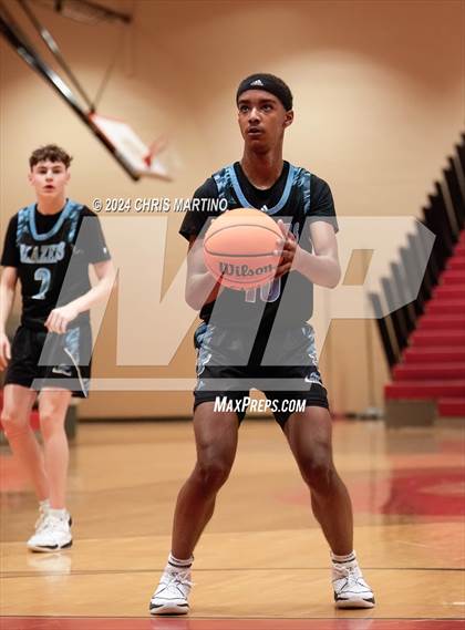 Thumbnail 2 in Greer Middle College vs J.L. Mann (Poinsettia Classic) photogallery.