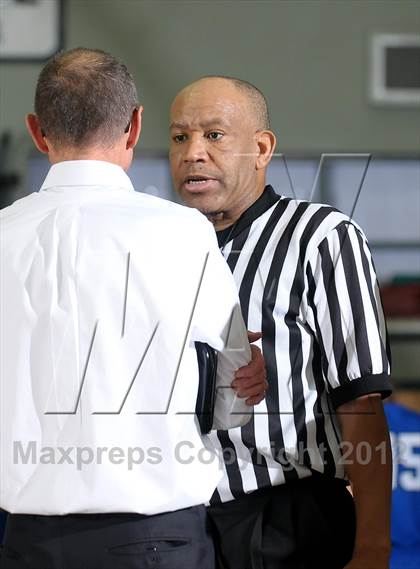 Thumbnail 2 in Davis vs. Vacaville (Ram Jam Winter Classic) photogallery.