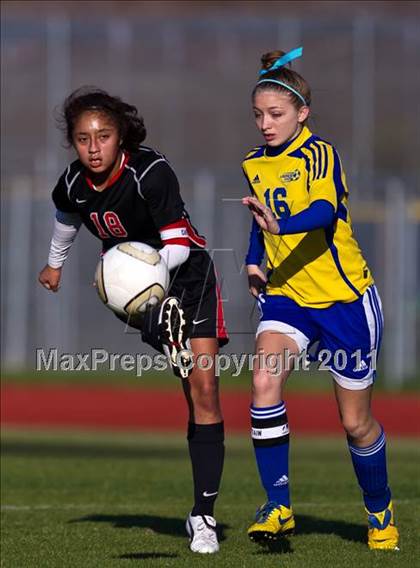 Thumbnail 2 in Victoria West vs Bay City (Stampede Soccer Shootout) photogallery.