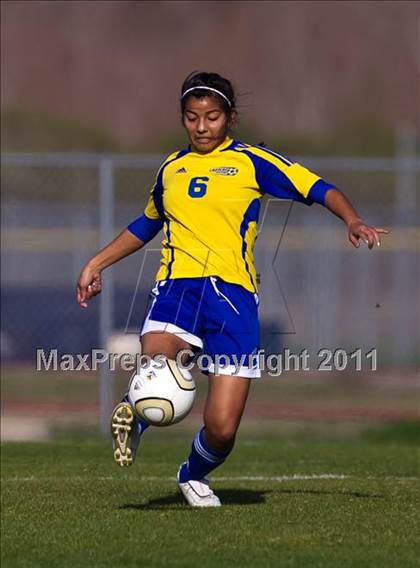 Thumbnail 1 in Victoria West vs Bay City (Stampede Soccer Shootout) photogallery.