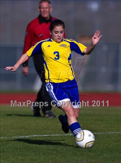 Thumbnail 1 in Victoria West vs Bay City (Stampede Soccer Shootout) photogallery.